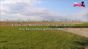 Outdoor Hausfrauen Sex mit einer älteren Dame